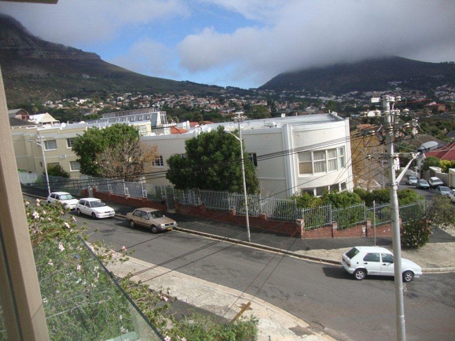 To Let 2 Bedroom Property for Rent in Vredehoek Western Cape